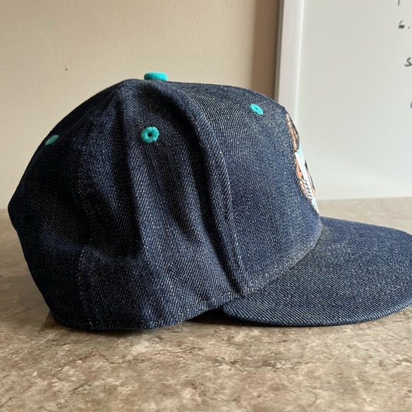 New Vancouver Grizzlies Hat - Picture 2 of 5